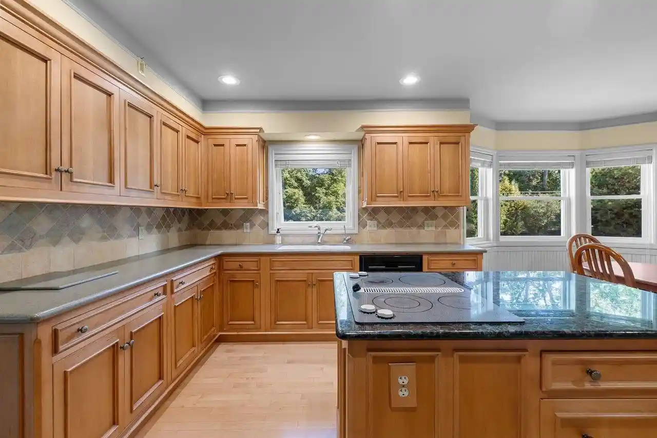 Photo 3 of Single family home for sale at 180 Rosemont Dr, Green Bay, WI 54301 | MLS# 50331901 | Listing updated on 2026-09-21