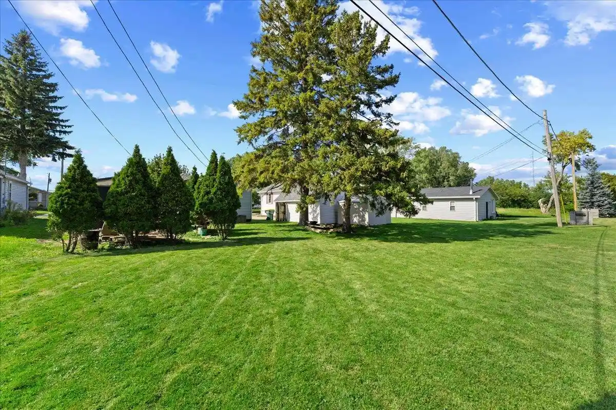 Photo 3 of Single family home for sale at 1116 Lyndon St, Green Bay, WI 54303 | MLS# 50331904 | Listing updated on 2026-09-03