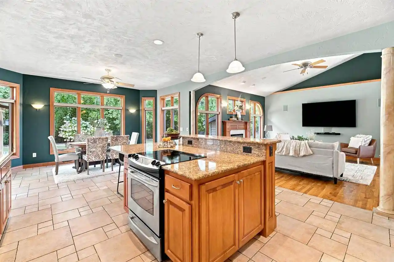 Photo 2 of Single family home for sale at 638 Miranda St, Combined Locks, WI 54113 | MLS# 50331905 | Listing updated on 2026-09-11