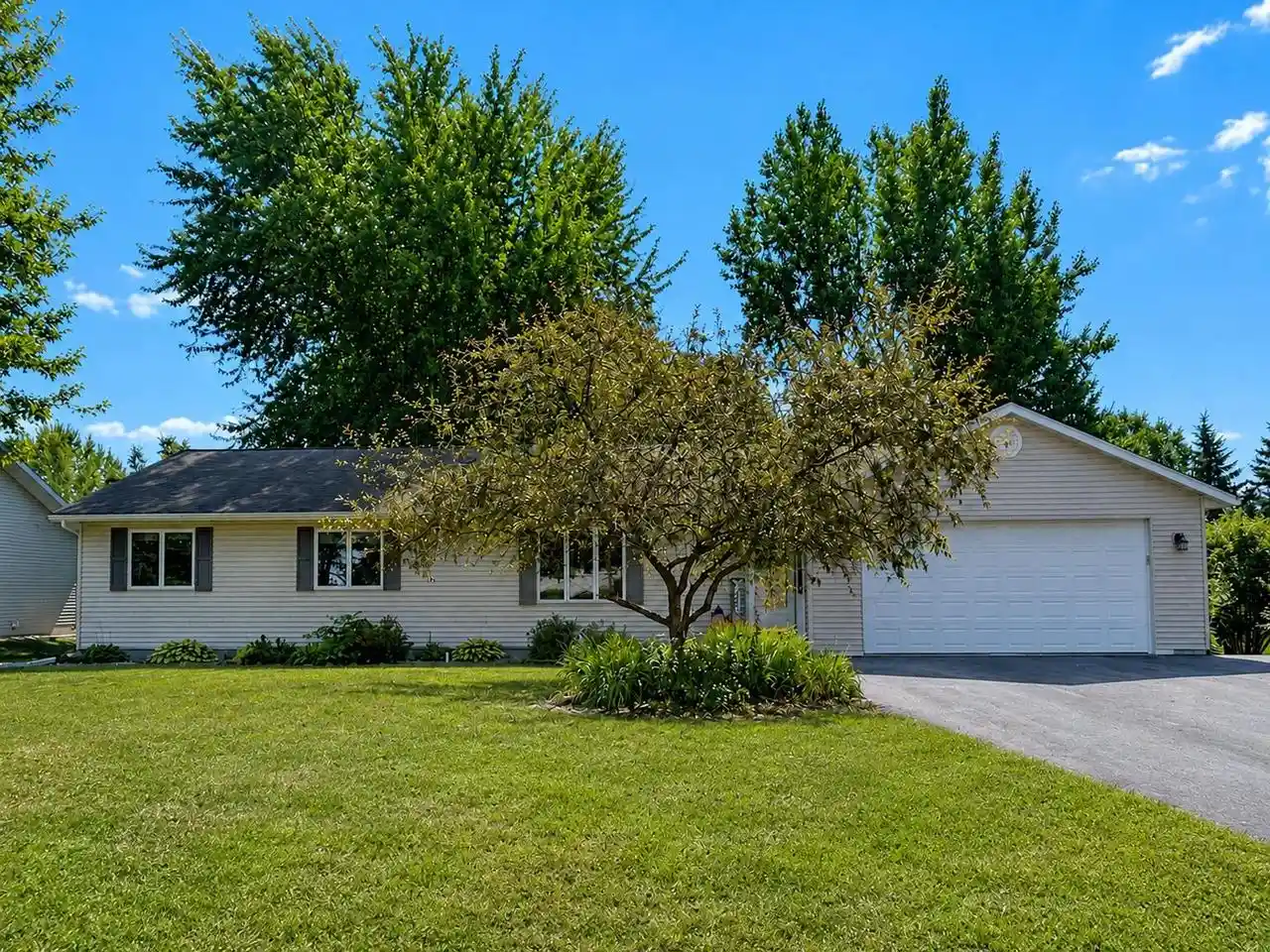 Photo 1 of Single family home for sale at 600 W 11th Street, Marshfield, WI 54449 | MLS# 22604272 | Listing updated on 2026-09-15