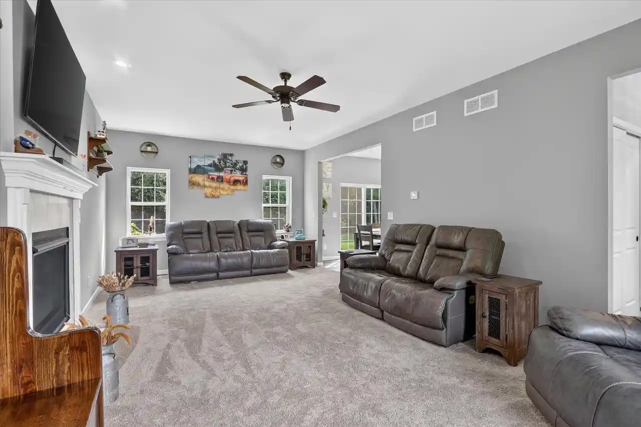 Photo 4 of Single family home for sale at 185 N Cranberry St, Elkhorn, WI 53121 | MLS# 2031656 | Listing updated on 2026-09-06