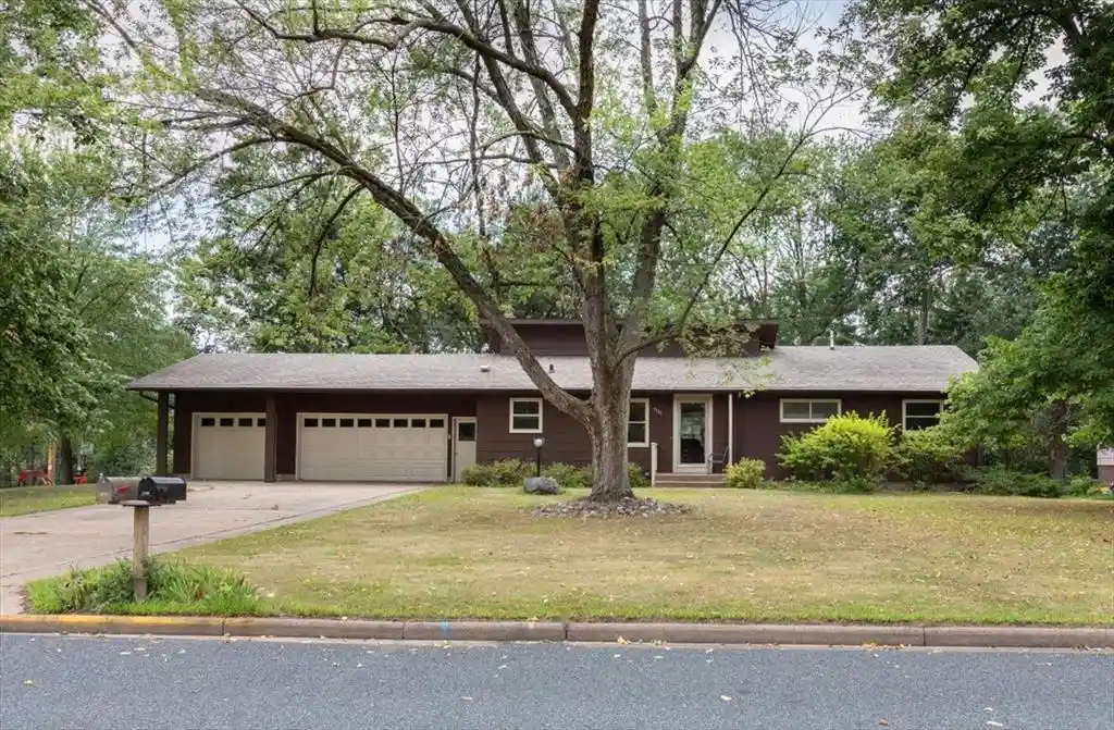 Photo 1 of Single family home for sale at 1121 River Hts Rd, Menomonie, WI 54751 | MLS# 1604519 | Listing updated on 2026-09-11