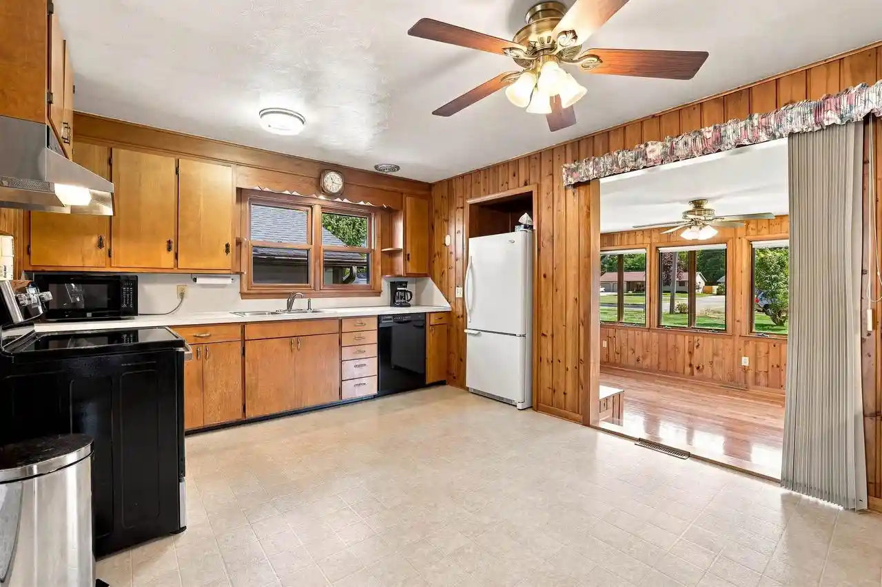 Photo 2 of Single family home for sale at 330 19th Street N, Wisconsin Rapids, WI 54494 | MLS# 22604273 | Listing updated on 2026-09-04