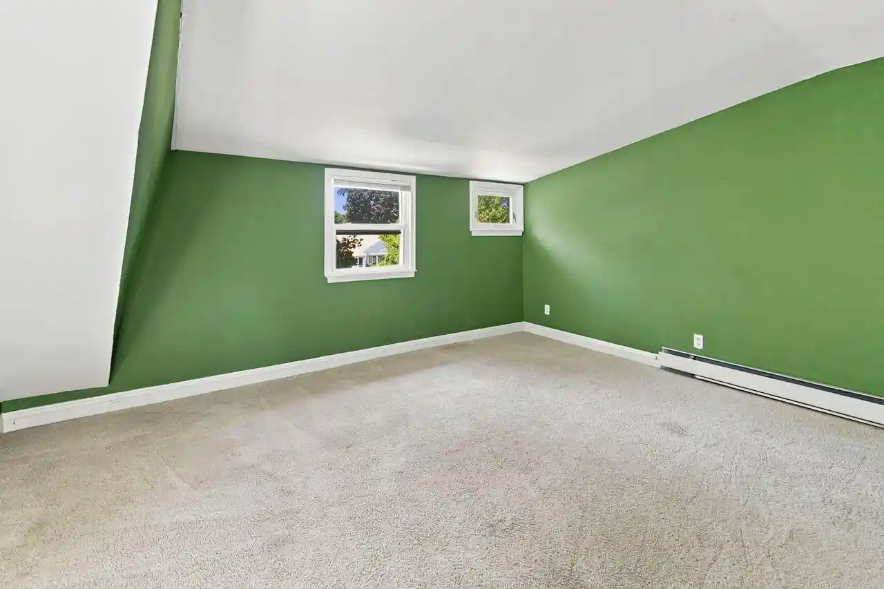 Photo 4 of Single family home for sale at 4858 N Iroquois Ave, Glendale, WI 53217 | MLS# 1978492 | Listing updated on 2026-09-18