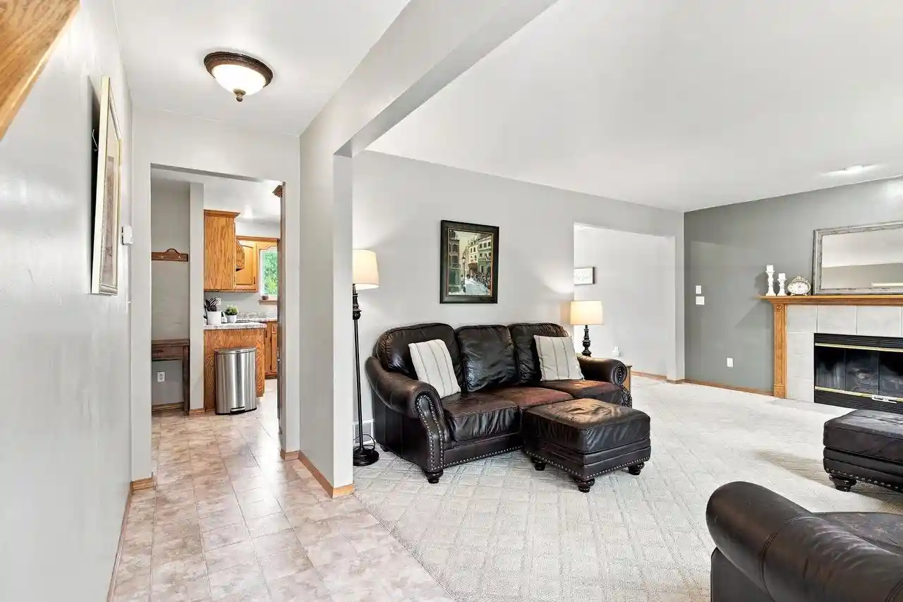Photo 4 of Single family home for sale at 542 Highland Meadow Trl, Pulaski, WI 54162 | MLS# 50331900 | Listing updated on 2026-09-10