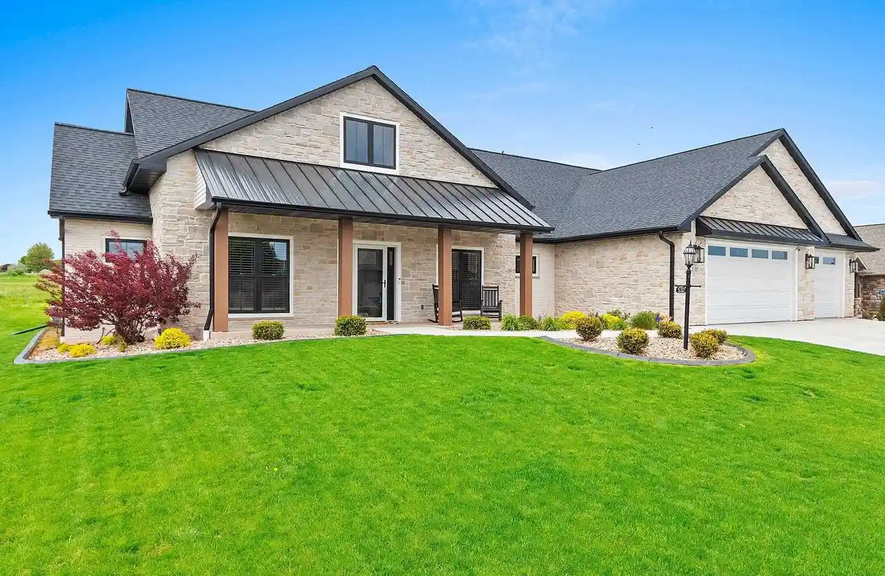 Photo 1 of Single family home for sale at 532 Royal St Pats Dr, Wrightstown, WI 54180 | MLS# 50331912 | Listing updated on 2026-08-31