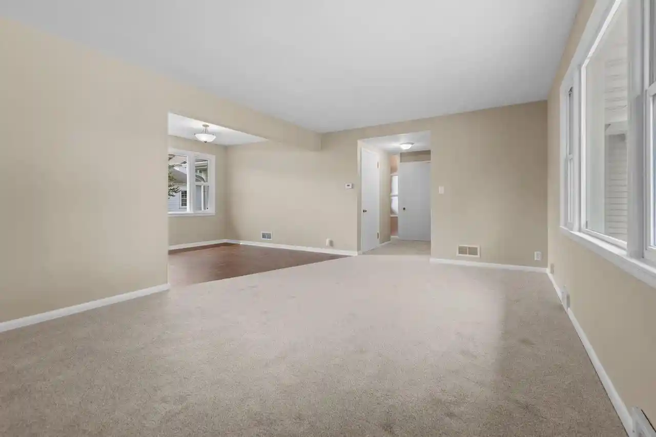Photo 2 of Single family home for sale at 907 W 8th Avenue, Oshkosh, WI 54902 | MLS# 50331919 | Listing updated on 2026-09-02