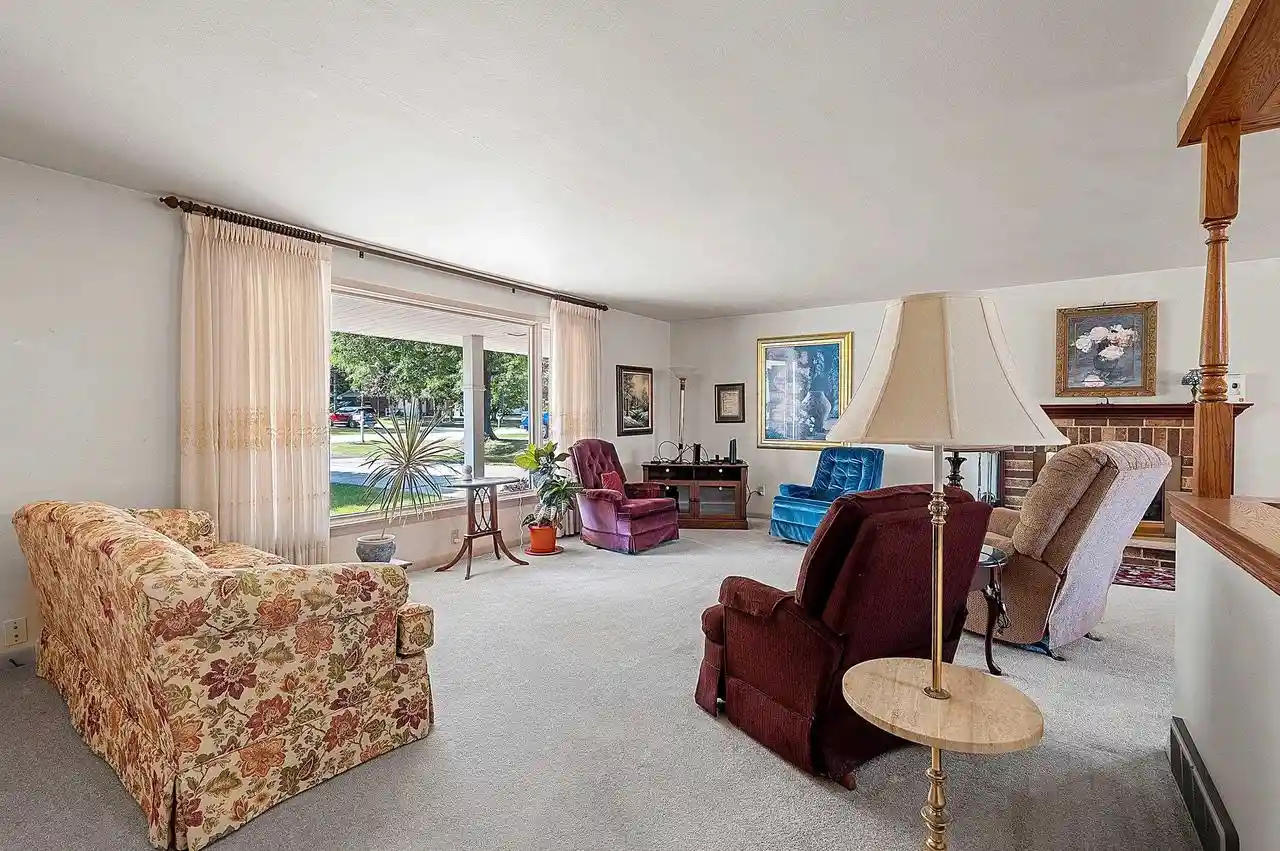 Photo 2 of Single family home for sale at 161 Parkside Ct, Green Bay, WI 54313 | MLS# 50331894 | Listing updated on 2026-09-22