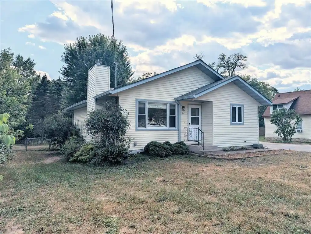 Photo 1 of Single family home for sale at 911 Grant St, Spooner, WI 54801 | MLS# 1604257 | Listing updated on 2026-09-10