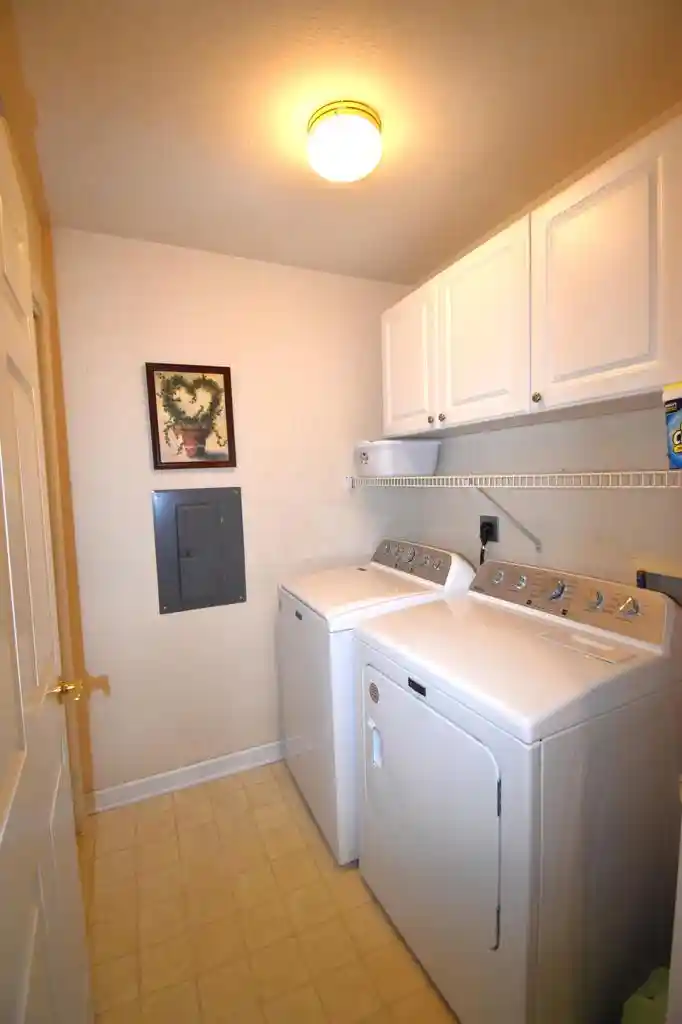 Photo 4 of Condo for sale at 691 W Dekora St, Saukville, WI 53080 | MLS# 1978519 | Listing updated on 2026-09-29