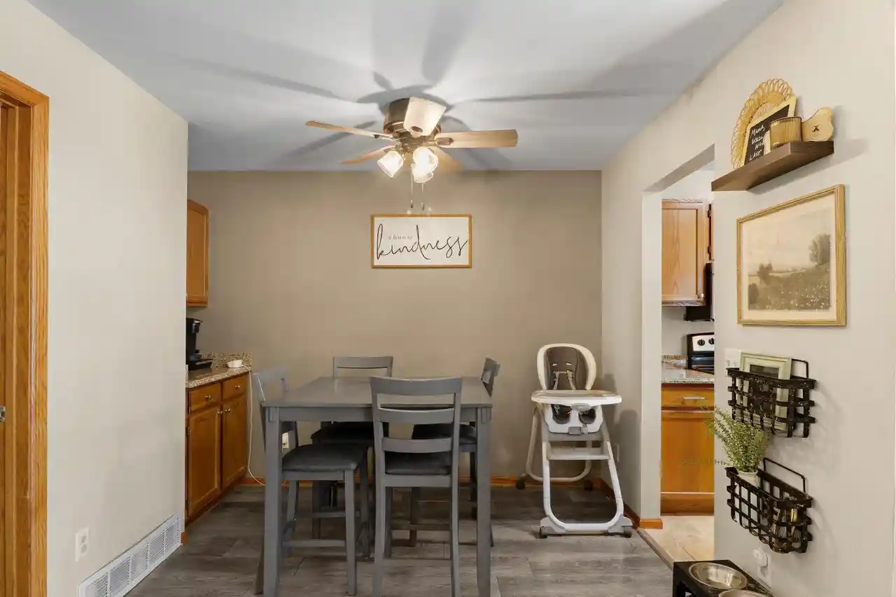 Photo 3 of Condo for sale at 916 Acewood Blvd, Madison, WI 53714 | MLS# 2031673 | Listing updated on 2026-09-11
