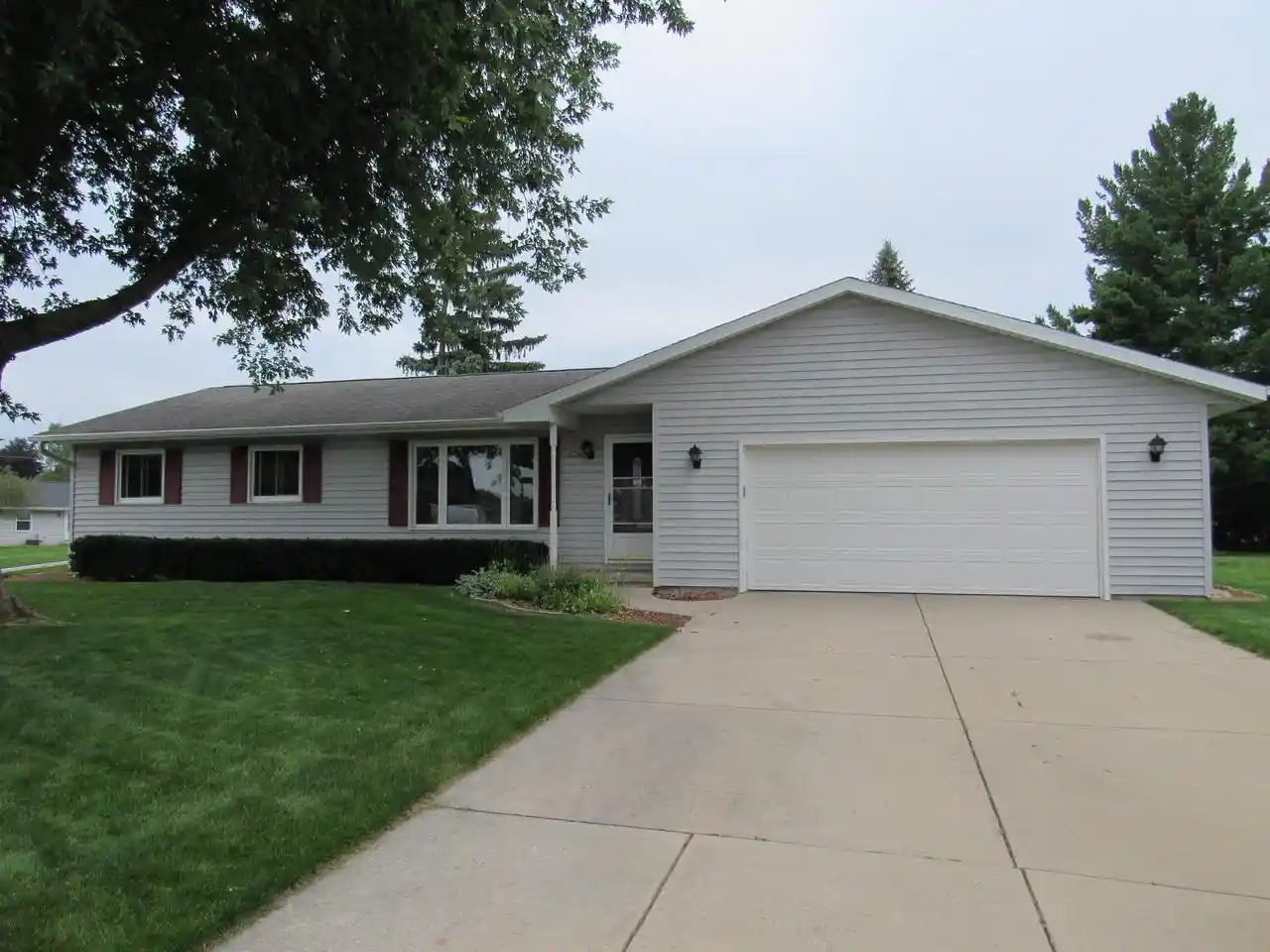 Photo 1 of Single family home for sale at 2781 Tulip Ct, Green Bay, WI 54313 | MLS# 50331933 | Listing updated on 2026-09-16
