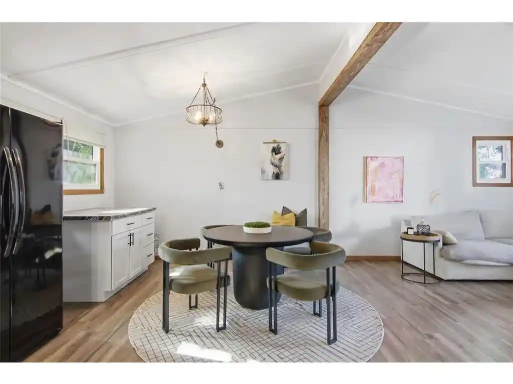 Photo 2 of Sale Pending at 616 Truax Blvd, Eau Claire, WI 54703 | MLS# 7136331 | Listing updated on 2026-09-11