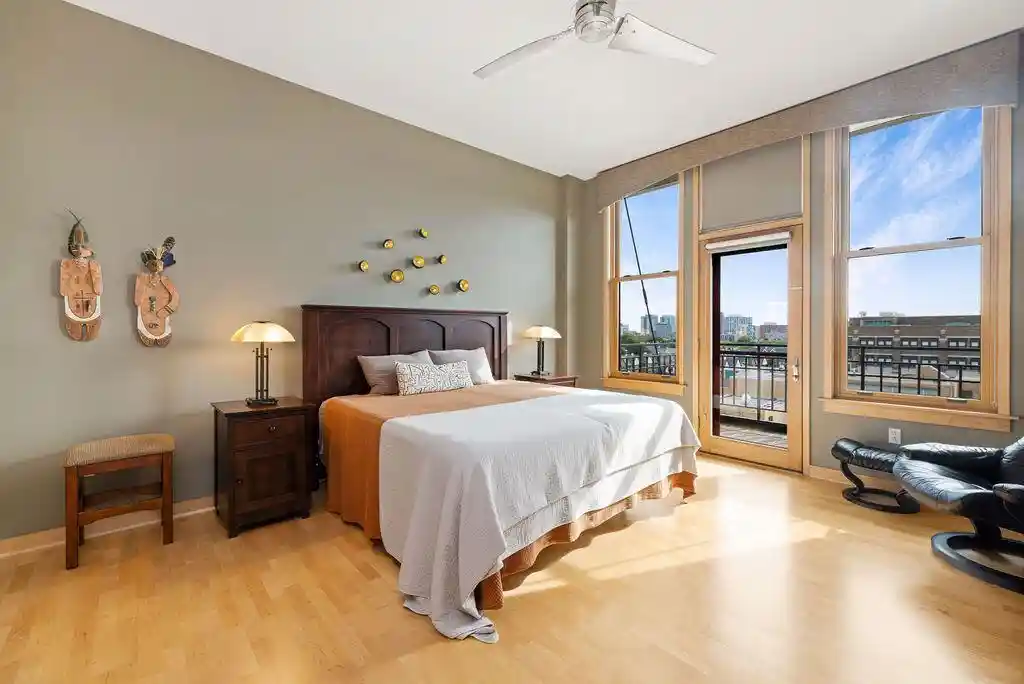Photo 3 of Condo for sale at 1325 N Van Buren St #601, Milwaukee, WI 53202 | MLS# 1978528 | Listing updated on 2026-09-10