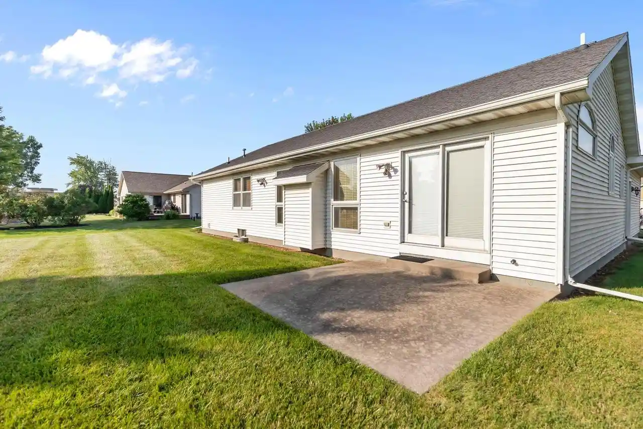 Photo 2 of Single family home for sale at 1238 Willow Bnd Ln, Oshkosh, WI 54904 | MLS# 50331922 | Listing updated on 2026-09-17