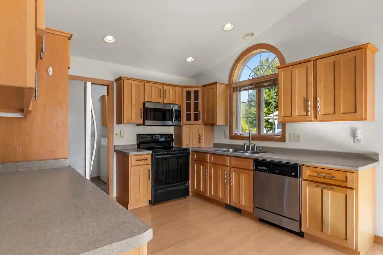 Photo 4 of Single family home for sale at 1238 Willow Bnd Ln, Oshkosh, WI 54904 | MLS# 50331922 | Listing updated on 2026-09-17