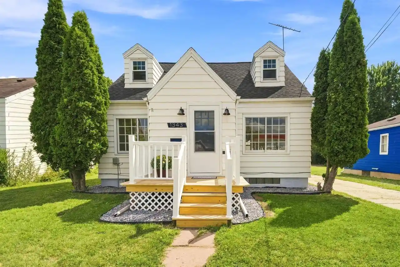 Photo 1 of Single family home for sale at 1343 W Prospect Ave, Appleton, WI 54914 | MLS# 50331930 | Listing updated on 2026-09-03