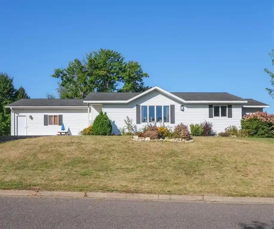 Photo 1 of Single family home for sale at 104 W Southridge Ct, Cadott, WI 54727 | MLS# 1604602 | Listing updated on 2026-09-04