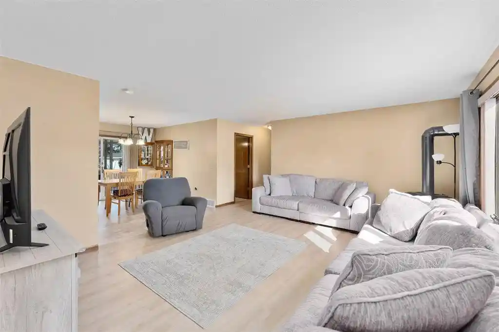 Photo 2 of Single family home for sale at 104 W Southridge Ct, Cadott, WI 54727 | MLS# 1604602 | Listing updated on 2026-09-04