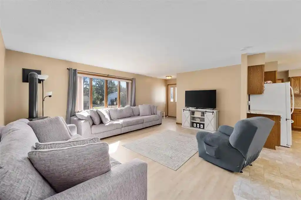Photo 3 of Single family home for sale at 104 W Southridge Ct, Cadott, WI 54727 | MLS# 1604602 | Listing updated on 2026-09-04
