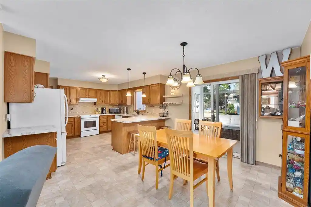 Photo 4 of Single family home for sale at 104 W Southridge Ct, Cadott, WI 54727 | MLS# 1604602 | Listing updated on 2026-09-04