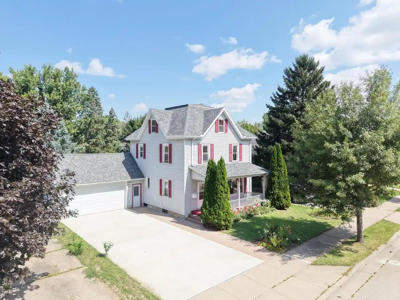 Photo 1 of Single family home for sale at 420 W Decker St, Viroqua, WI 54665 | MLS# 1978553 | Listing updated on 2026-09-07