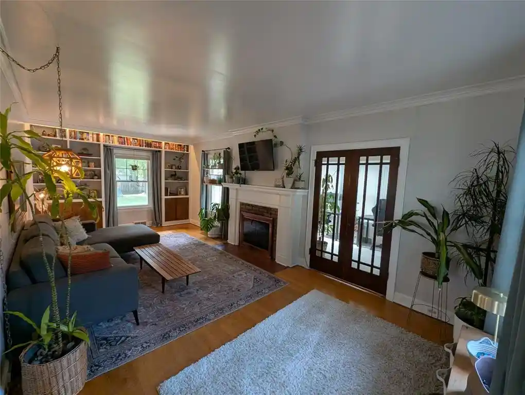 Photo 2 of Single family home for sale at 411 Jefferson St, Eau Claire, WI 54701 | MLS# 1604679 | Listing updated on 2026-09-03