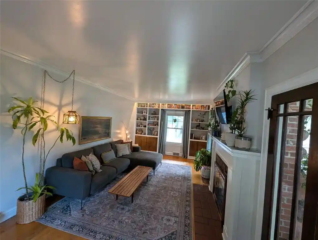 Photo 3 of Single family home for sale at 411 Jefferson St, Eau Claire, WI 54701 | MLS# 1604679 | Listing updated on 2026-09-03