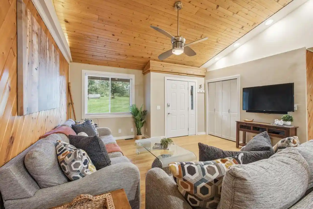 Photo 4 of Single family home for sale at S1398 W Redstone Dr, La Valle, WI 53941 | MLS# 2031692 | Listing updated on 2026-09-18