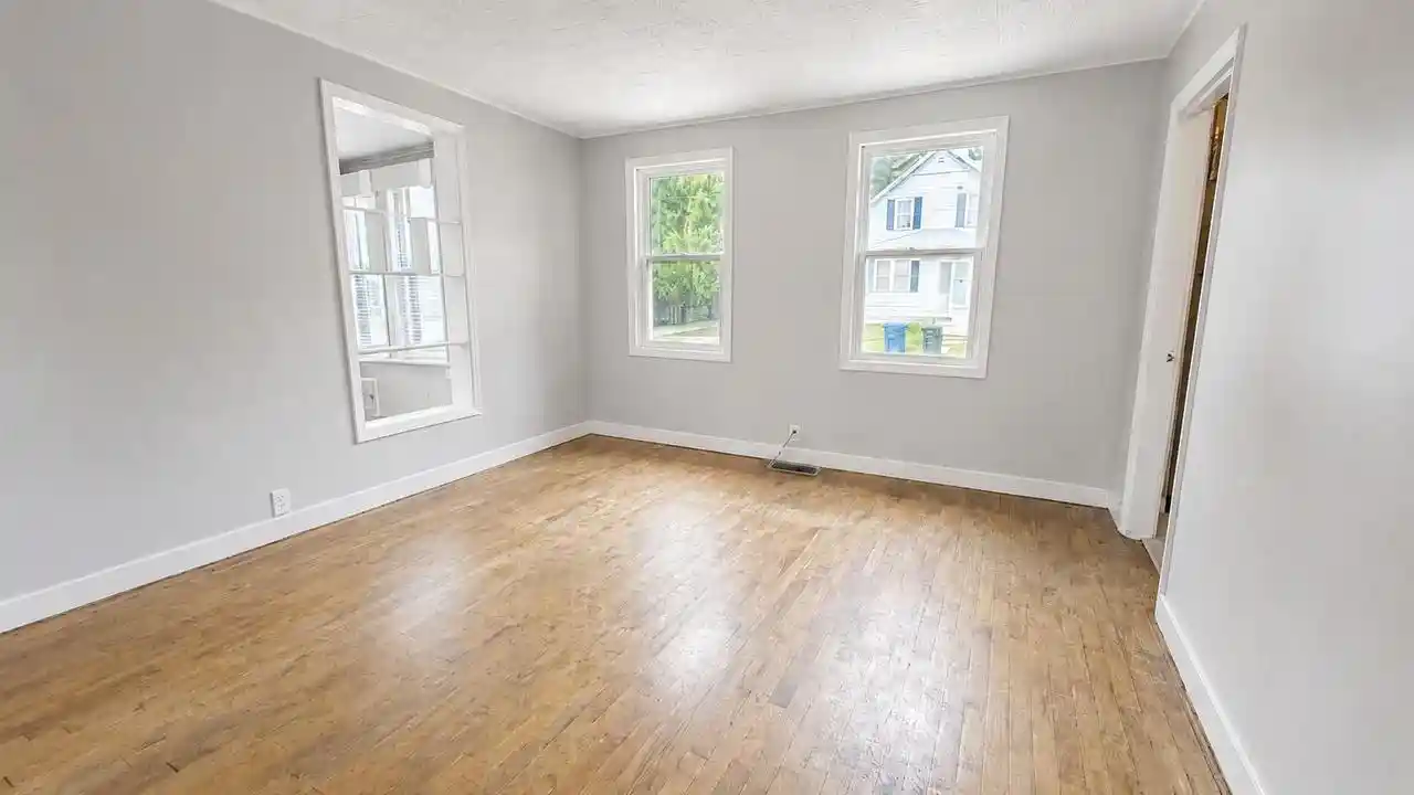 Photo 2 of Single family home for sale at 1022 Mt Vernon St, Oshkosh, WI 54901 | MLS# 50331941 | Listing updated on 2026-09-03