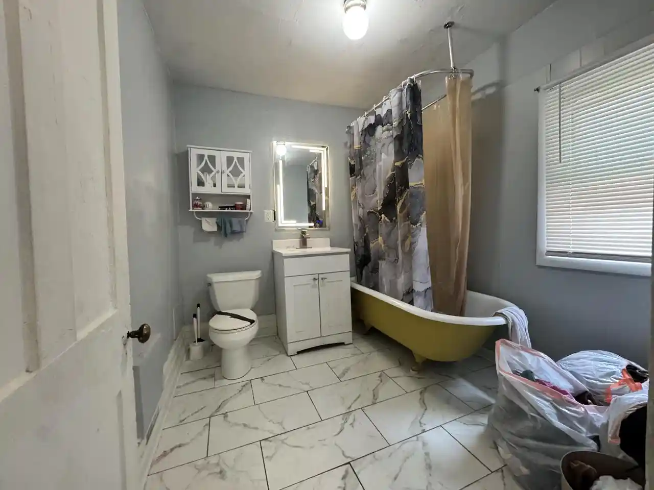 Listing Photo 2 - Condo for sale in building located at 2920 N Bartlett Ave, Milwaukee, WI 53211 - Unit #A