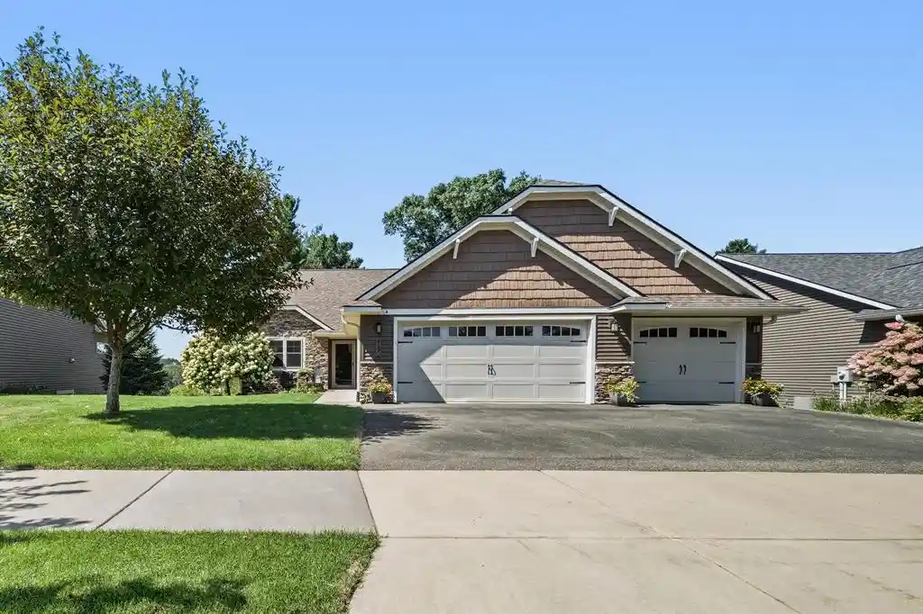 Photo 1 of Single family home for sale at 460 Clb View Ln, Altoona, WI 54720 | MLS# 1604700 | Listing updated on 2026-10-06