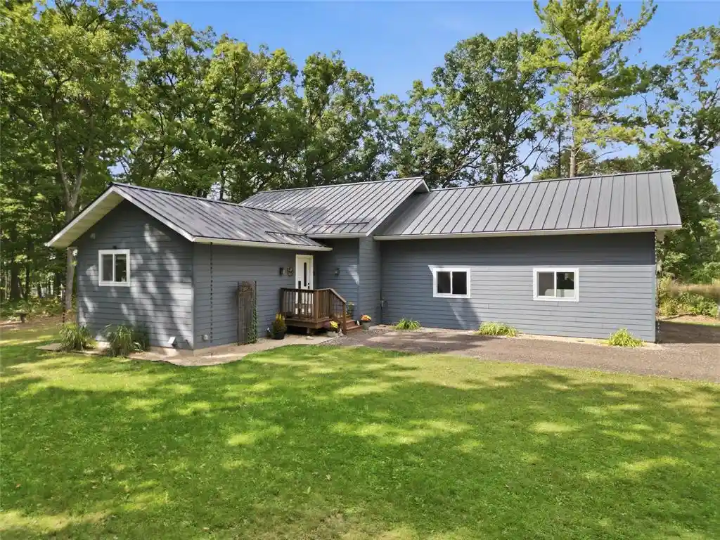 Photo 3 of Single family home for sale at 6040 Sandstone Rd, Eau Claire, WI 54701 | MLS# 1604720 | Listing updated on 2026-09-03