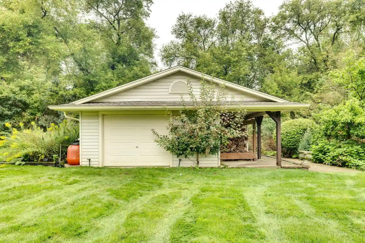 Photo 3 of Single family home for sale at W264n6615 Hillview Dr, Sussex, WI 53089 | MLS# 1978582 | Listing updated on 2026-09-08