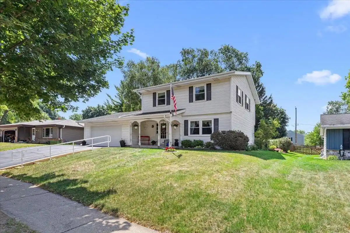 Photo 1 of Single family home for sale at 1713 Howlett Ln, Waukesha, WI 53186 | MLS# 1978593 | Listing updated on 2026-09-04