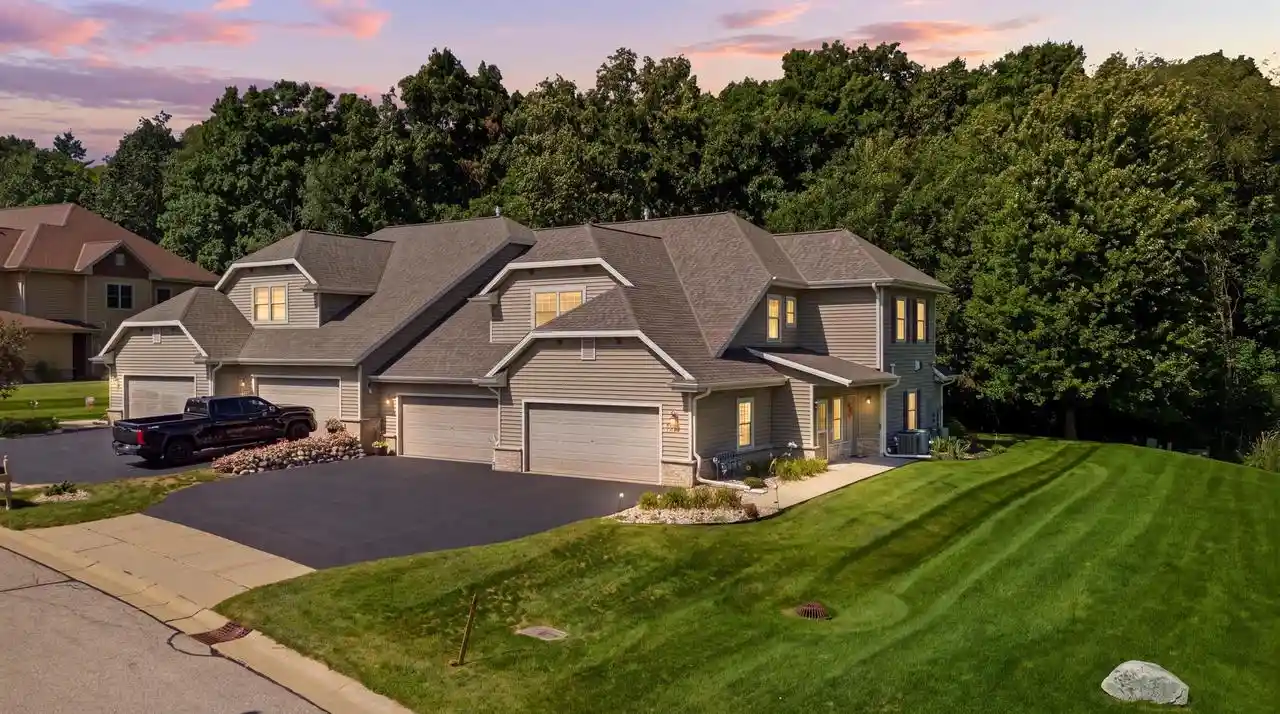 Photo 1 of Condo for sale at 958 Autumn Ridge Ln, Hartford, WI 53027 | MLS# 1978597 | Listing updated on 2026-09-10