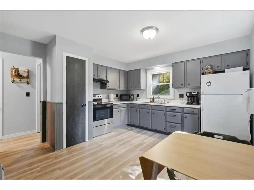 Photo 4 of Single family home for sale at 718 Wisconsin Ave, Amery, WI 54001 | MLS# 7136297 | Listing updated on 2026-09-18