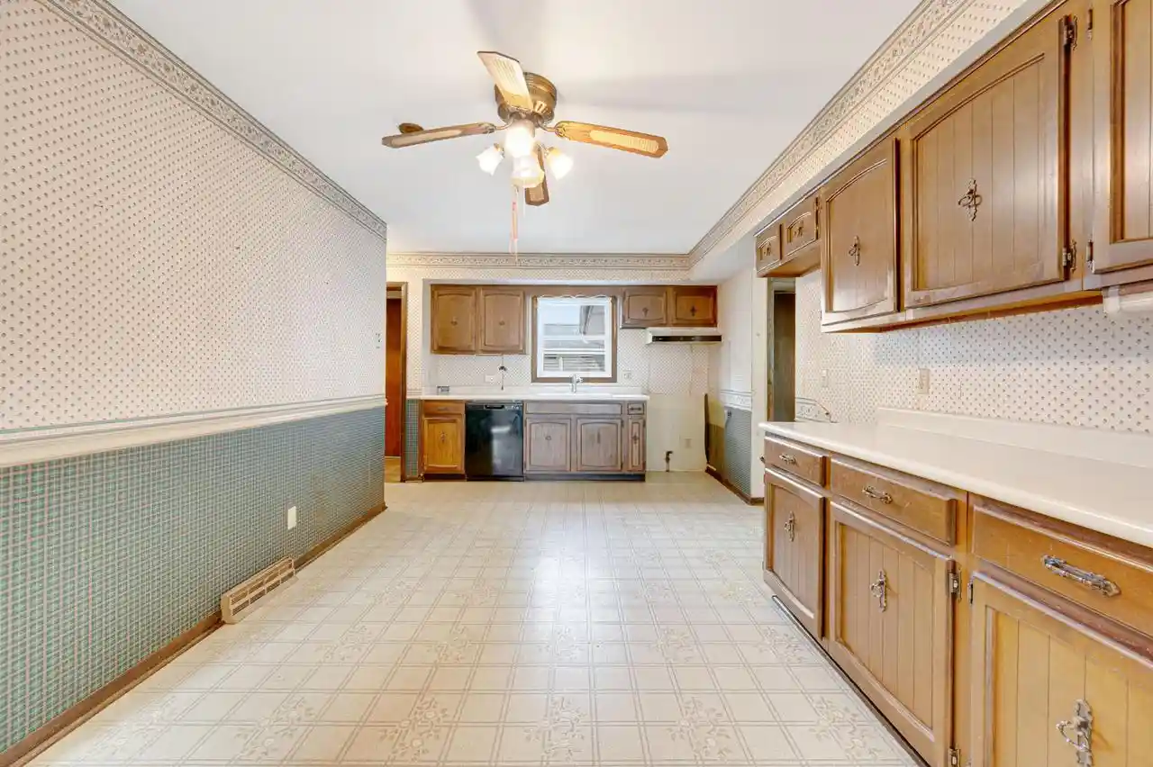 Photo 4 of Single family home for sale at N52w23799 Parkview Dr, Sussex, WI 53089 | MLS# 1978601 | Listing updated on 2026-09-24