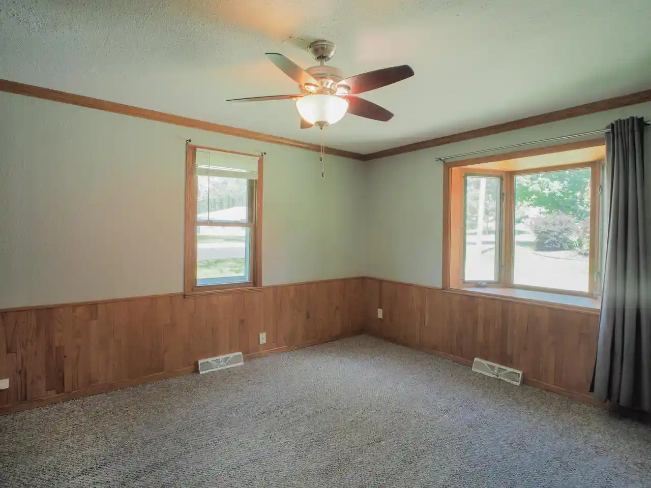 Photo 2 of Single family home for sale at 521 Humboldt St, Watertown, WI 53094 | MLS# 1978605 | Listing updated on 2026-09-19