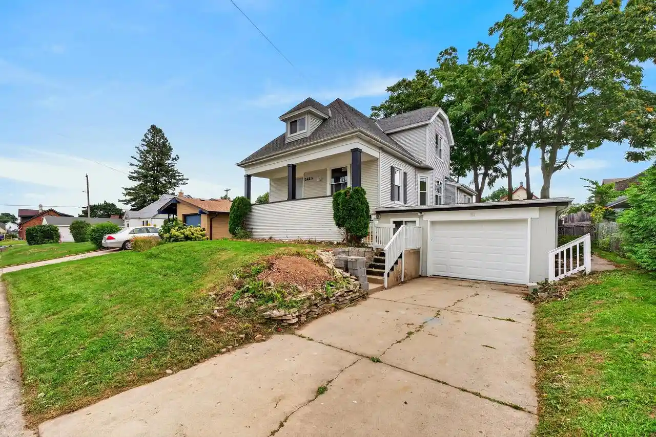 Photo 1 of Single family home for sale at 2423 Cleveland Pl, South Milwaukee, WI 53172 | MLS# 1978606 | Listing updated on 2026-09-11