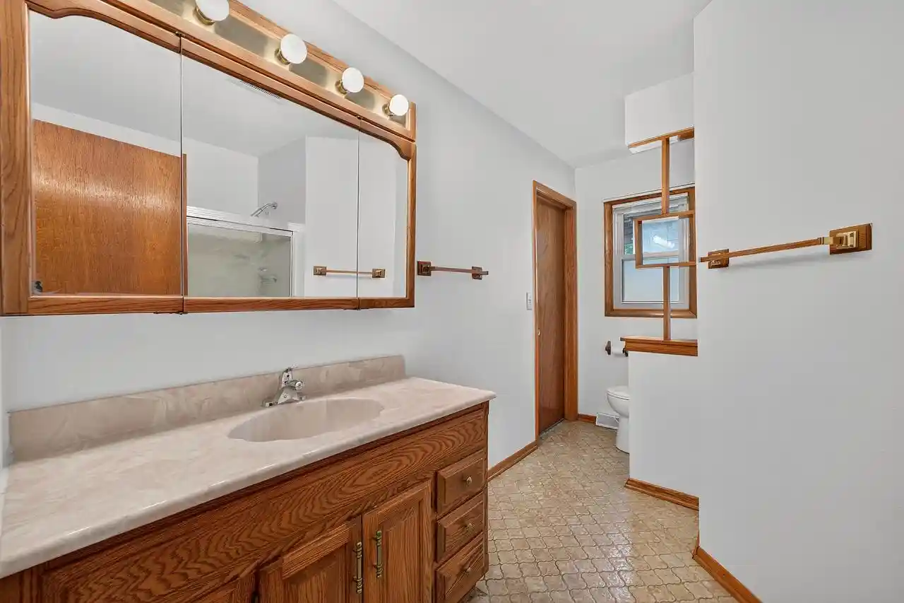 Photo 2 of Single family home for sale at 1252 S 40th Street, Milwaukee, WI 53215 | MLS# 1978609 | Listing updated on 2026-09-15