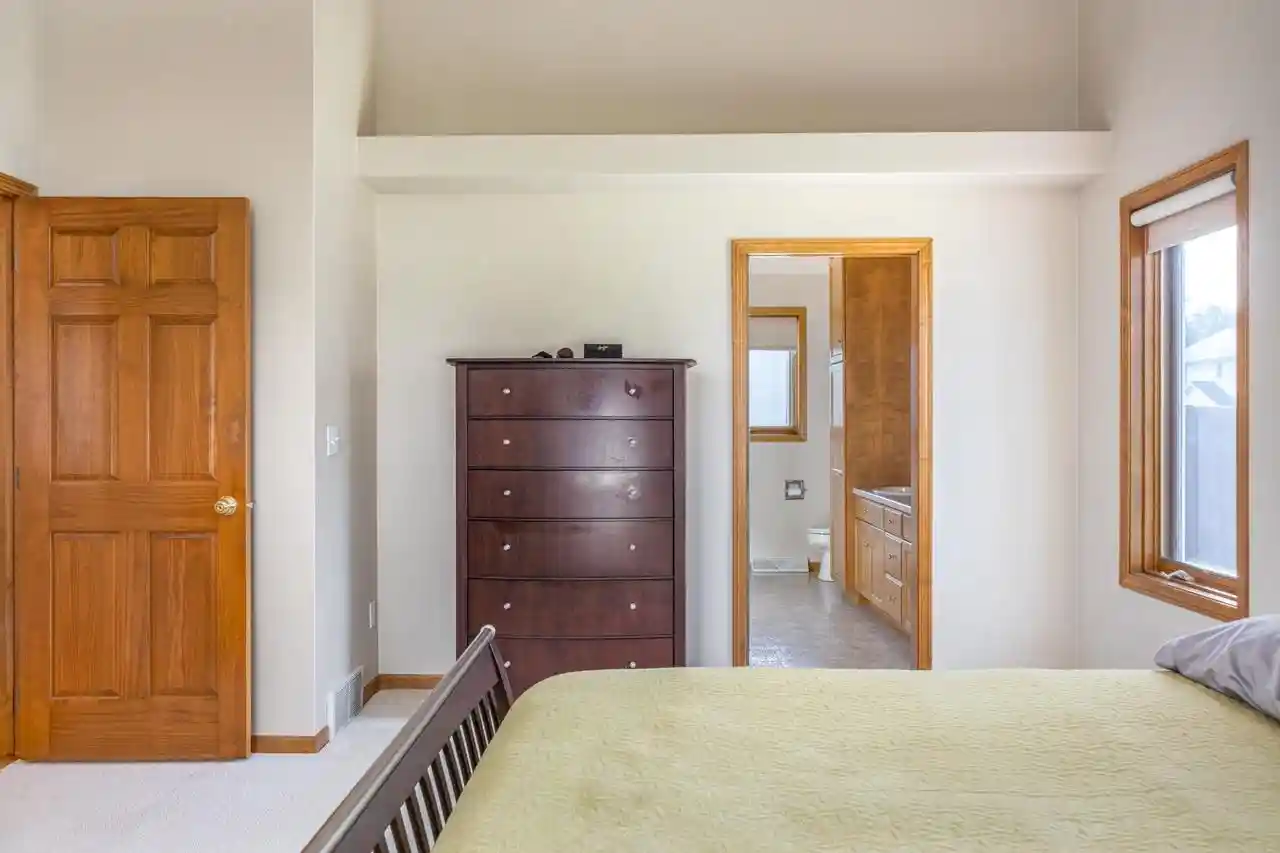 Photo 3 of Single family home for sale at 1504 Meadowbreeze Cir, Neenah, WI 54956 | MLS# 50331952 | Listing updated on 2026-09-04