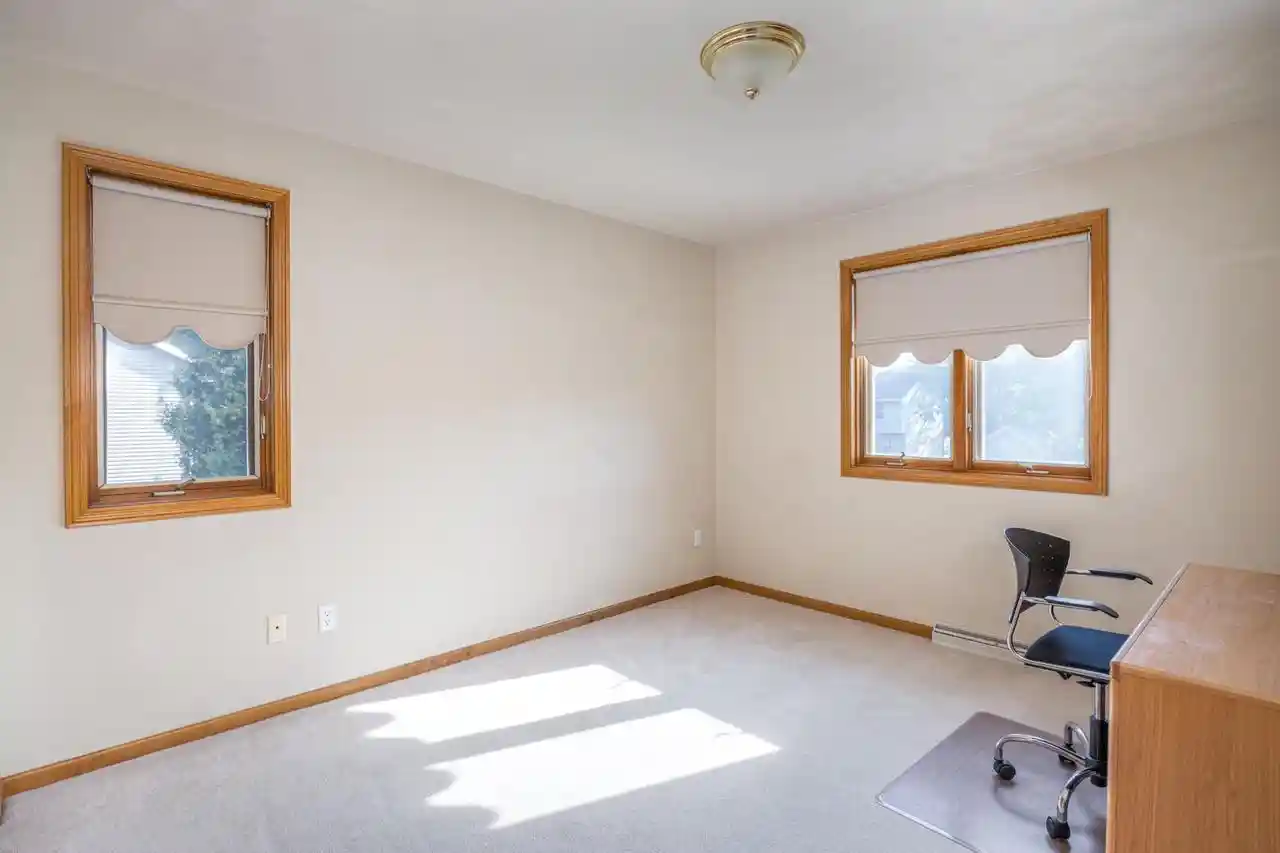 Photo 4 of Single family home for sale at 1504 Meadowbreeze Cir, Neenah, WI 54956 | MLS# 50331952 | Listing updated on 2026-09-04