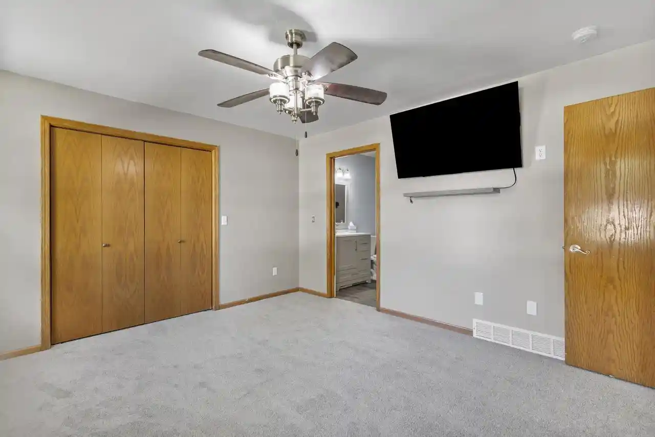 Photo 3 of Single family home for sale at 2108 Gadwall Ln, Green Bay, WI 54311 | MLS# 50331949 | Listing updated on 2026-09-03
