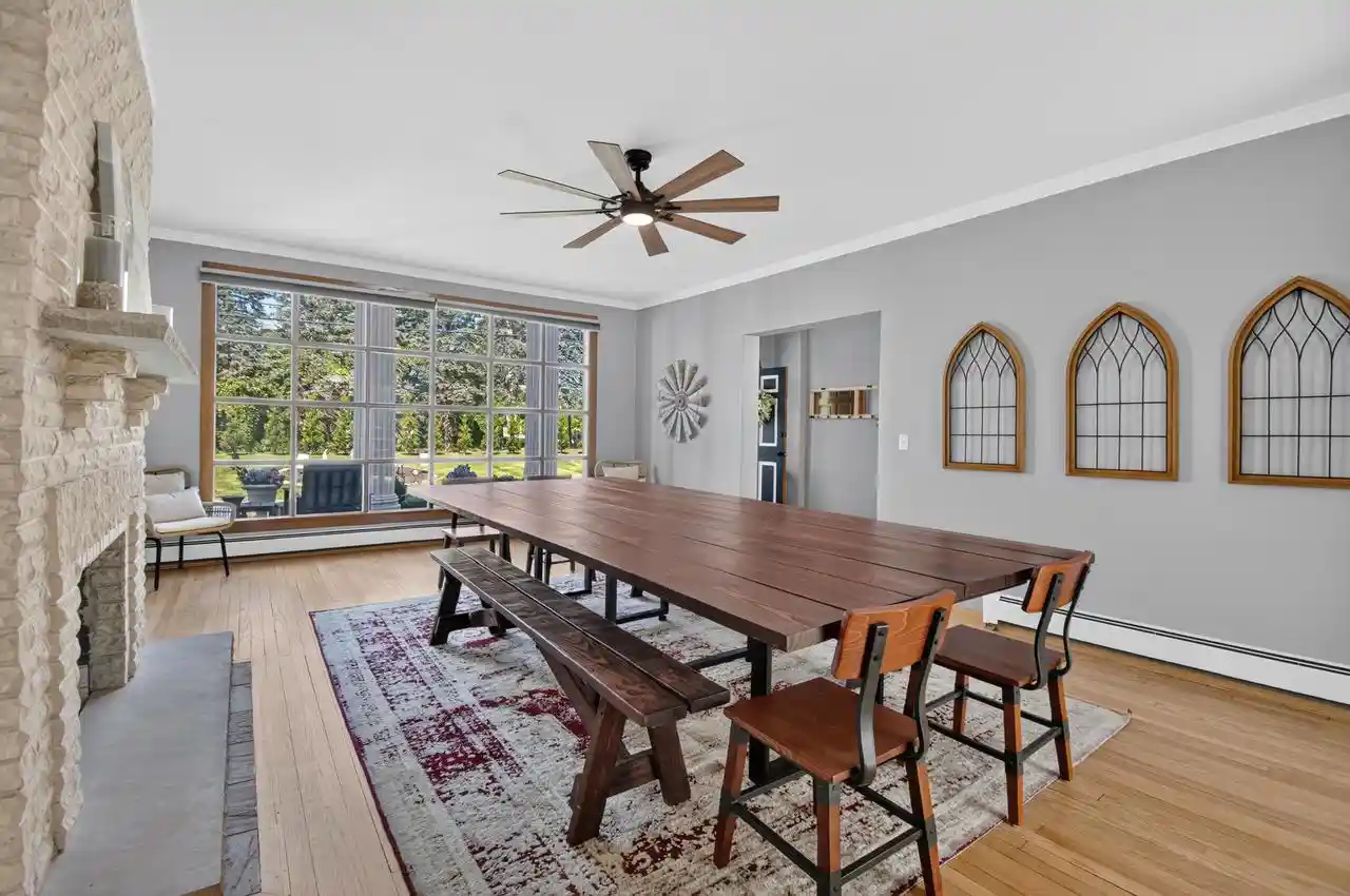 Photo 3 of Single family home for sale at 115 S Lakeshore Dr, Kenosha, WI 53403 | MLS# 1978612 | Listing updated on 2026-09-22