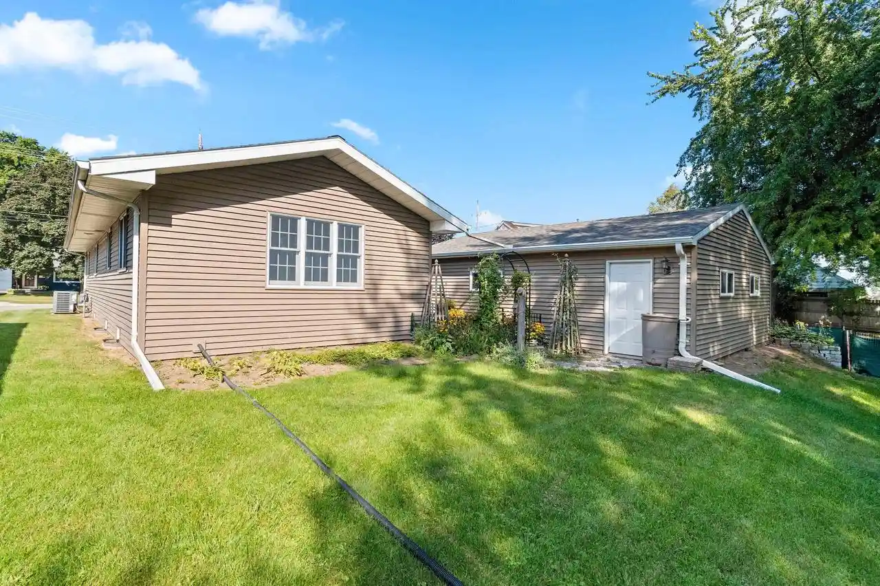 Photo 2 of Single family home for sale at 1210 Buchanan St, Little Chute, WI 54140 | MLS# 50331957 | Listing updated on 2026-09-09
