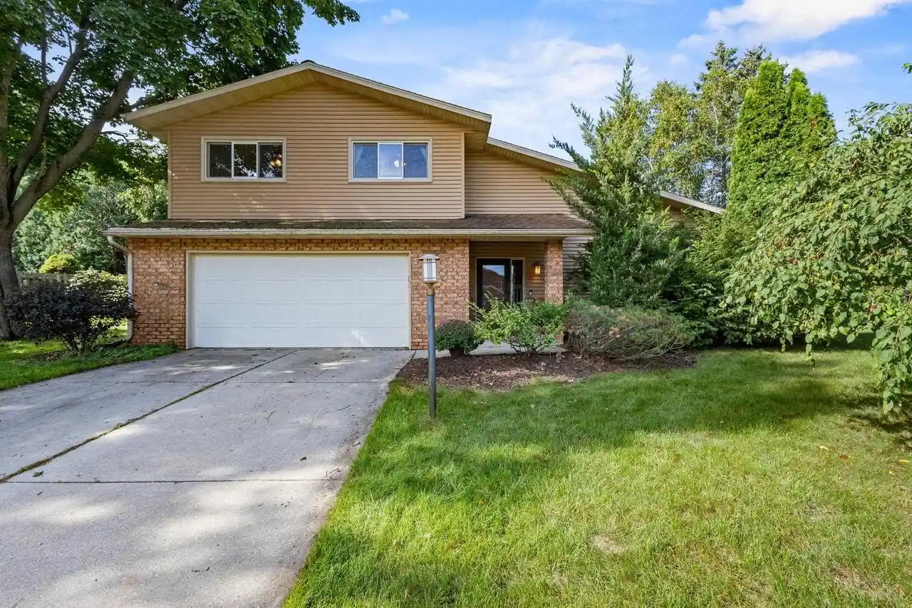 Photo 1 of Single family home for sale at 5413 Jonquil Ct, Middleton, WI 53562 | MLS# 2031731 | Listing updated on 2026-09-18