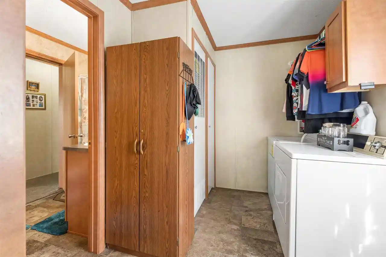 Photo 3 of Single family home for sale at N3356 County Rd W, New London, WI 54961 | MLS# 50331959 | Listing updated on 2026-09-05
