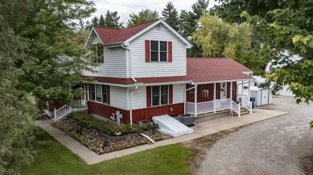 Photo 1 of Single family home for sale at E1266 State Rd 54, Waupaca, WI 54981 | MLS# 50331967 | Listing updated on 2026-09-22