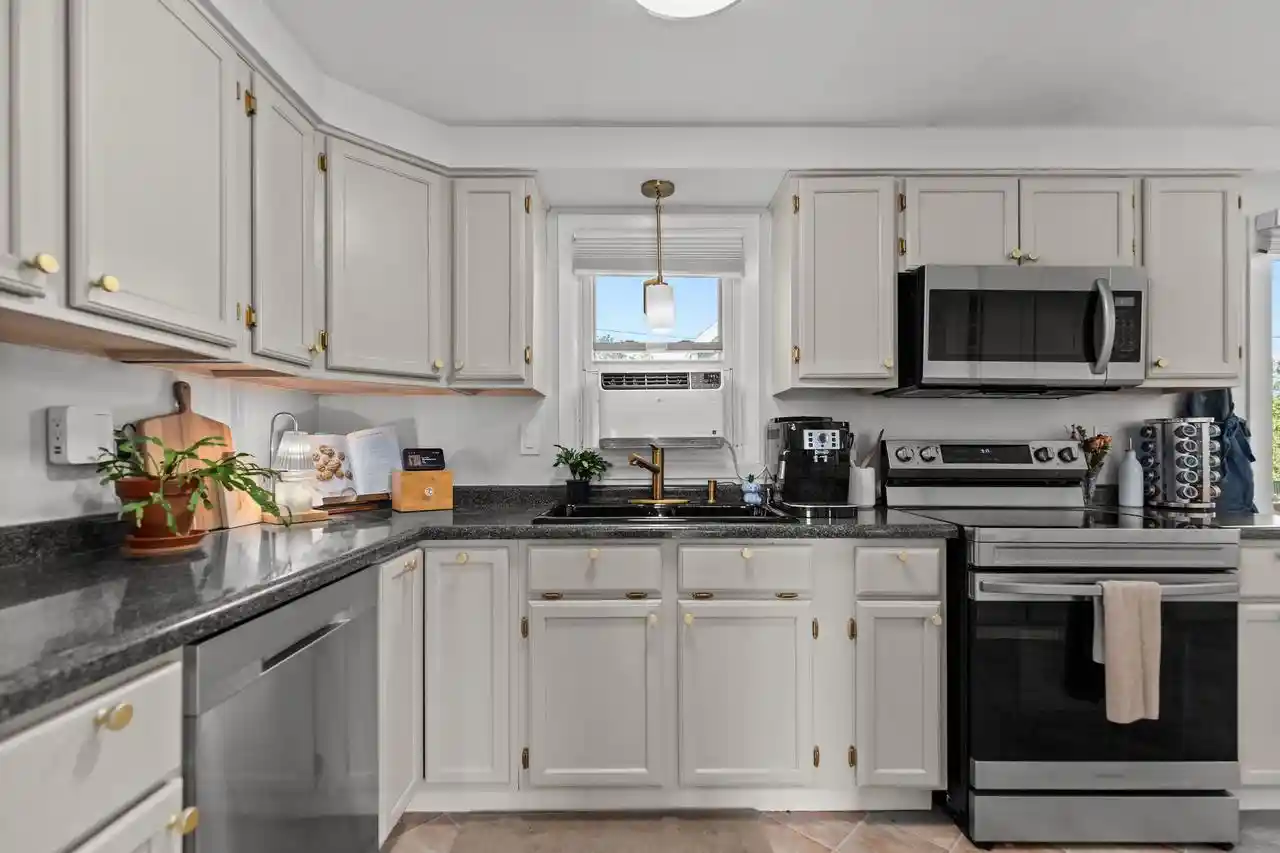 Photo 3 of Single family home for sale at 1158 Loretta Ave, Menasha, WI 54952 | MLS# 50331968 | Listing updated on 2026-09-15